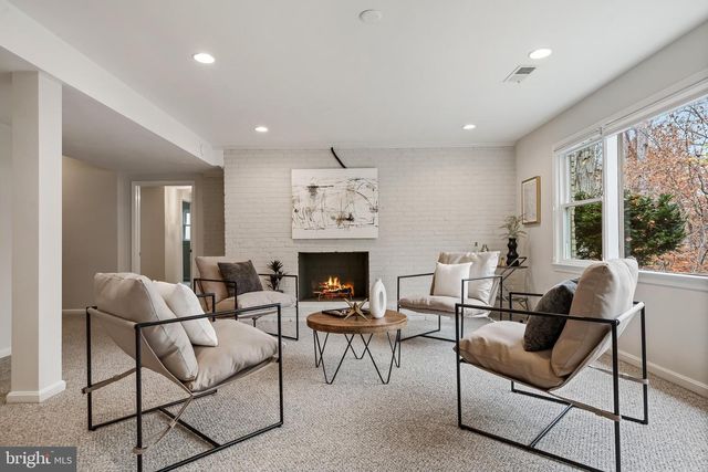 1429 IRONWOOD DR, Mclean, VA 22101