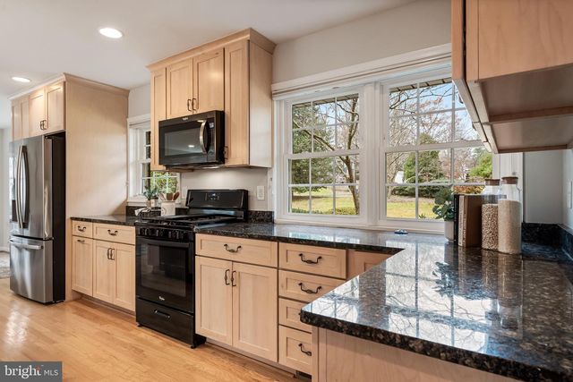 1429 IRONWOOD DR, Mclean, VA 22101