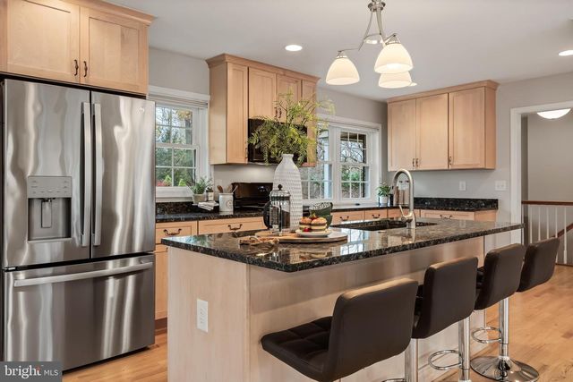 1429 IRONWOOD DR, Mclean, VA 22101