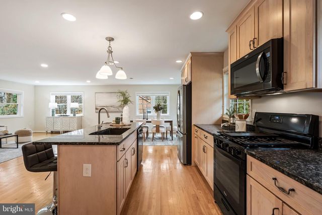 1429 IRONWOOD DR, Mclean, VA 22101