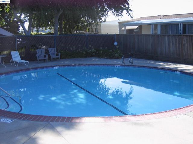 27937 Pueblo Calle, Hayward, CA 94545