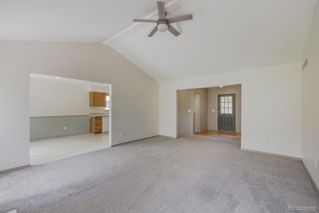 312 Reid Road, Highland Charter Township, MI 48357