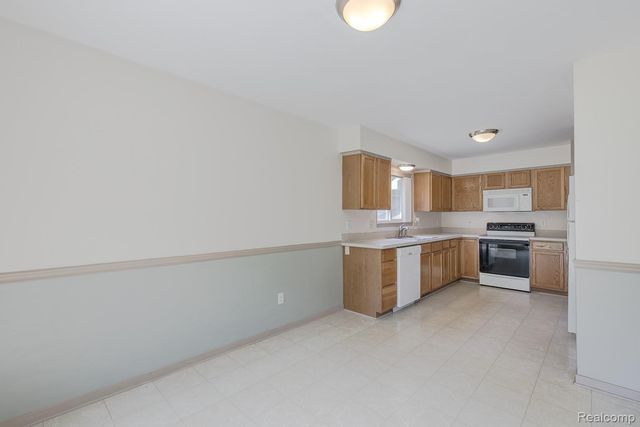 312 Reid Road, Highland Charter Township, MI 48357