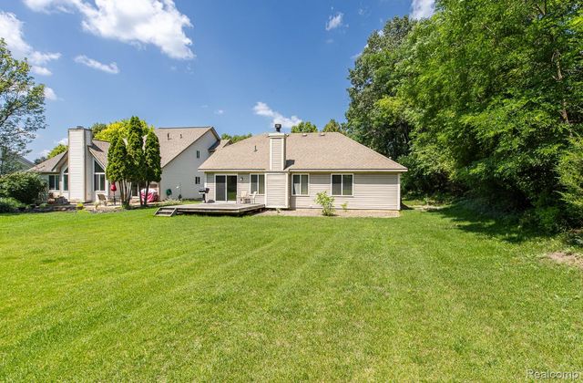 312 Reid Road, Highland Charter Township, MI 48357