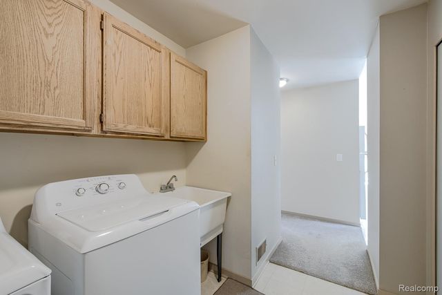 312 Reid Road, Highland Charter Township, MI 48357