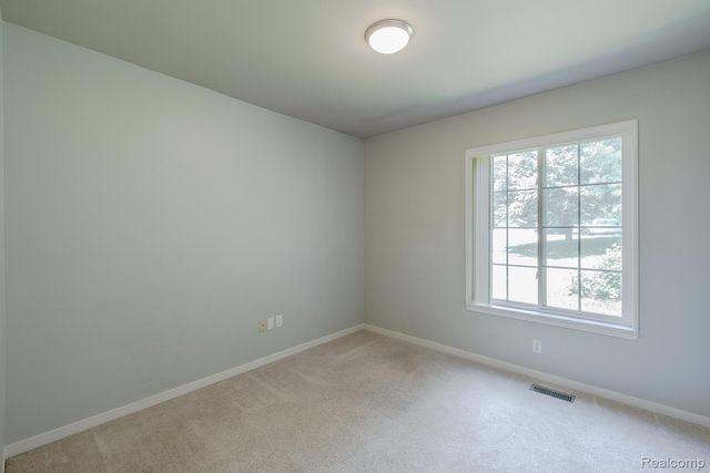 312 Reid Road, Highland Charter Township, MI 48357