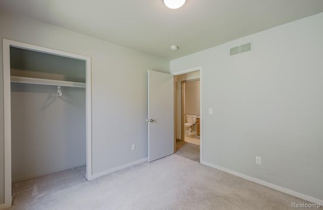 312 Reid Road, Highland Charter Township, MI 48357