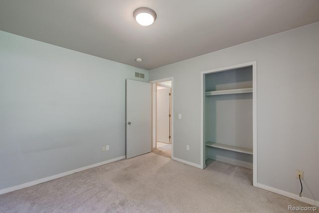 312 Reid Road, Highland Charter Township, MI 48357