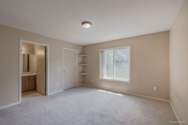 312 Reid Road, Highland Charter Township, MI 48357