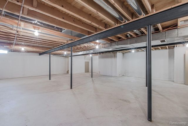 312 Reid Road, Highland Charter Township, MI 48357