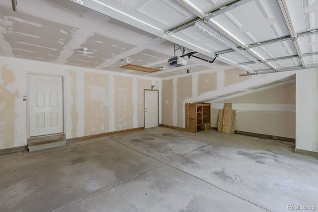 312 Reid Road, Highland Charter Township, MI 48357
