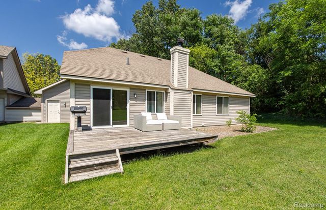 312 Reid Road, Highland Charter Township, MI 48357