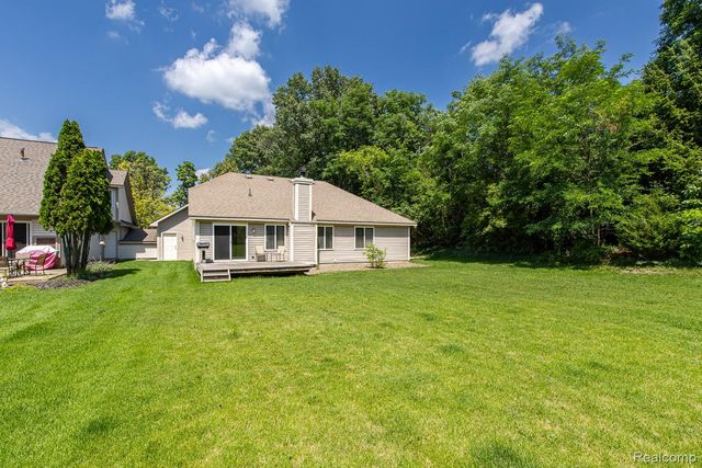 312 Reid Road, Highland Charter Township, MI 48357
