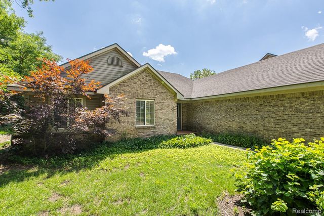 312 Reid Road, Highland Charter Township, MI 48357