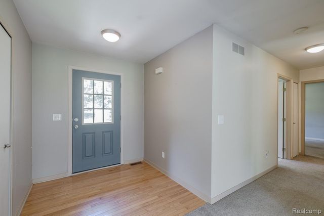 312 Reid Road, Highland Charter Township, MI 48357