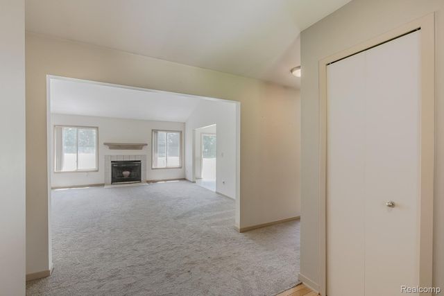 312 Reid Road, Highland Charter Township, MI 48357