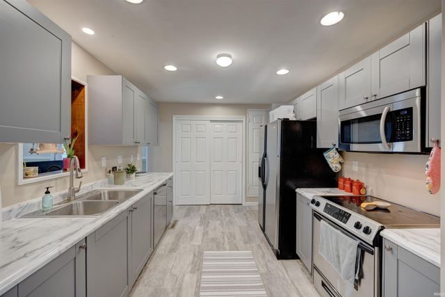 3006 Adams Street, Evansville, IN 47714