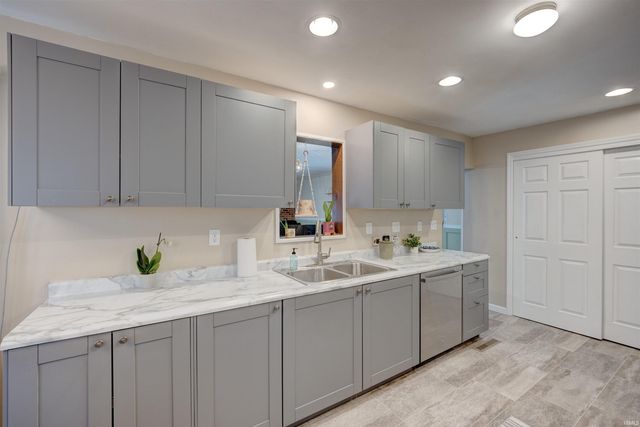 3006 Adams Street, Evansville, IN 47714