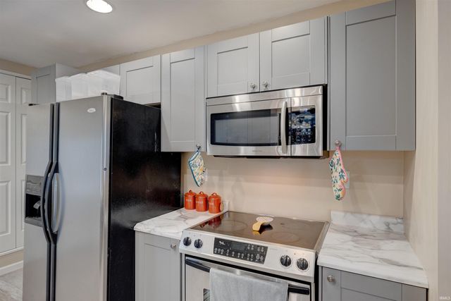 3006 Adams Street, Evansville, IN 47714