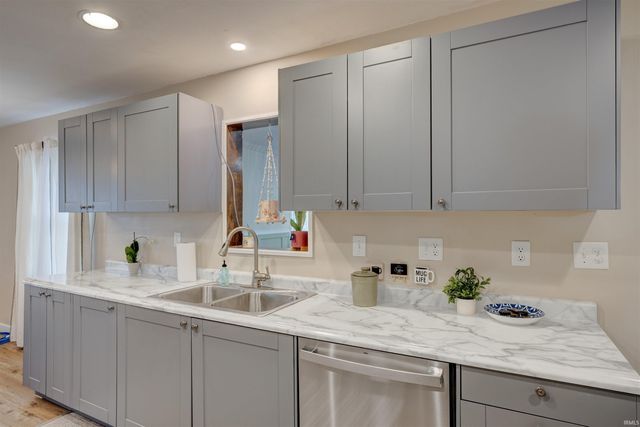 3006 Adams Street, Evansville, IN 47714