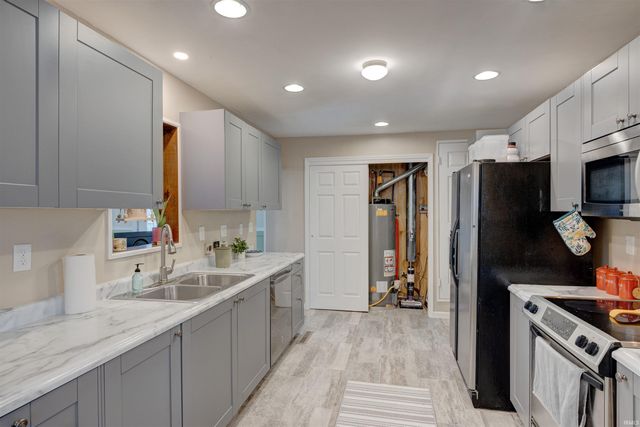 3006 Adams Street, Evansville, IN 47714