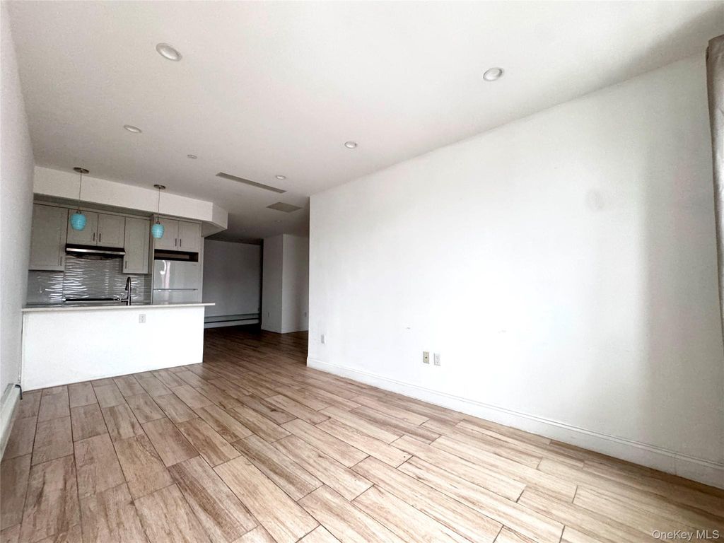 136-20 Booth Memorial Avenue 3A, Flushing, NY 11355 — exterior