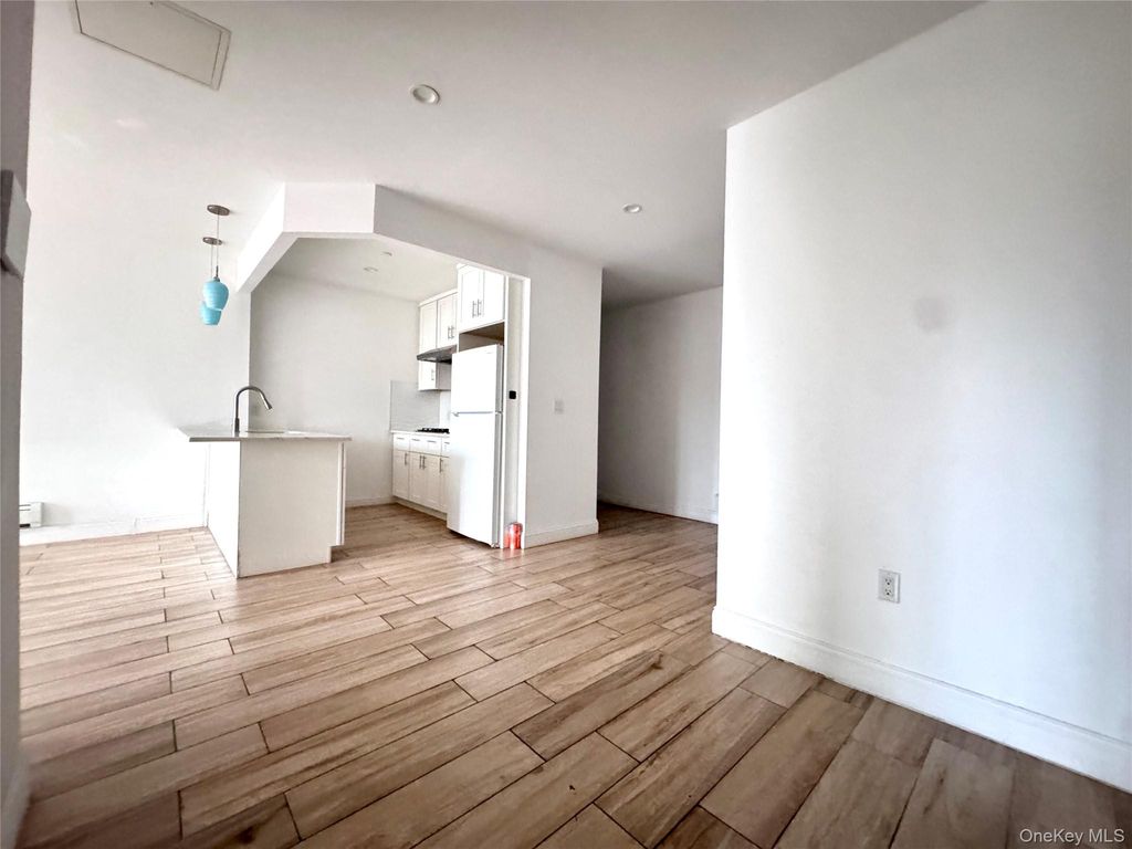 136-20 Booth Memorial Avenue 3A, Flushing, NY 11355 — photo 3