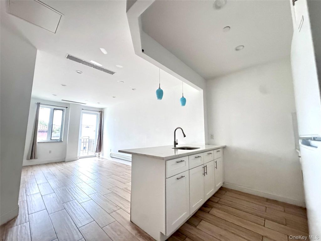 136-20 Booth Memorial Avenue 3A, Flushing, NY 11355 — photo 4
