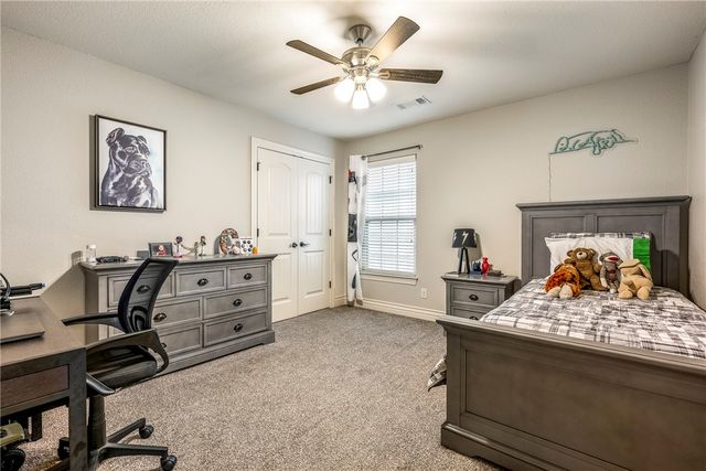 1704 SW Gosford Avenue, Bentonville, AR 72713