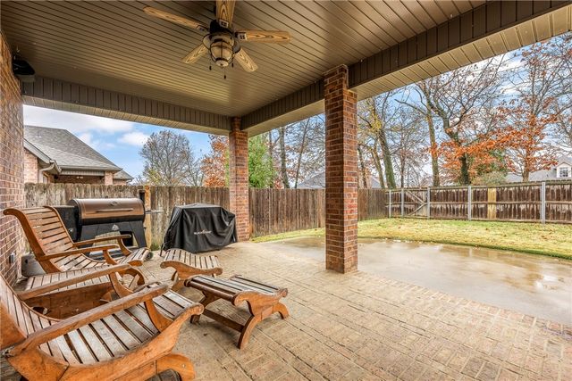 1704 SW Gosford Avenue, Bentonville, AR 72713