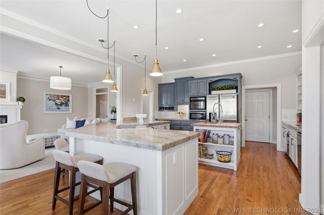 6008 W Phoenix Court, Broken Arrow, OK 74011