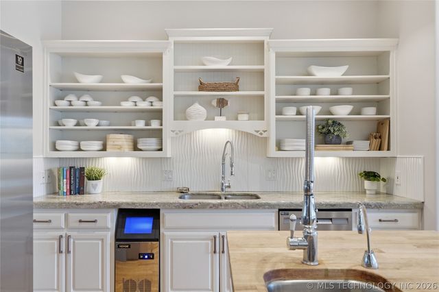 6008 W Phoenix Court, Broken Arrow, OK 74011