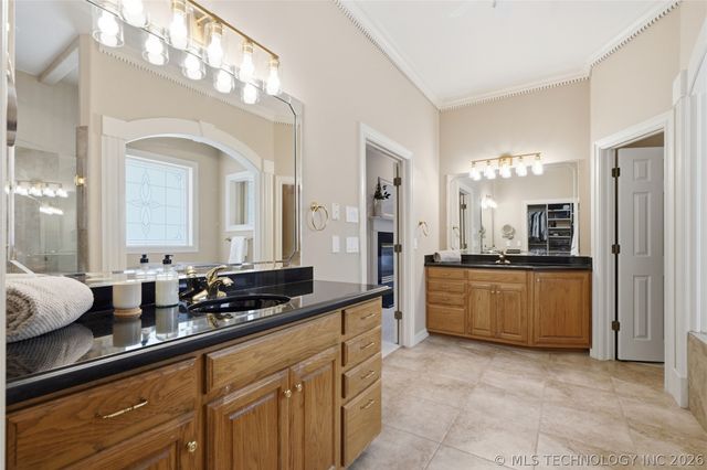 6008 W Phoenix Court, Broken Arrow, OK 74011