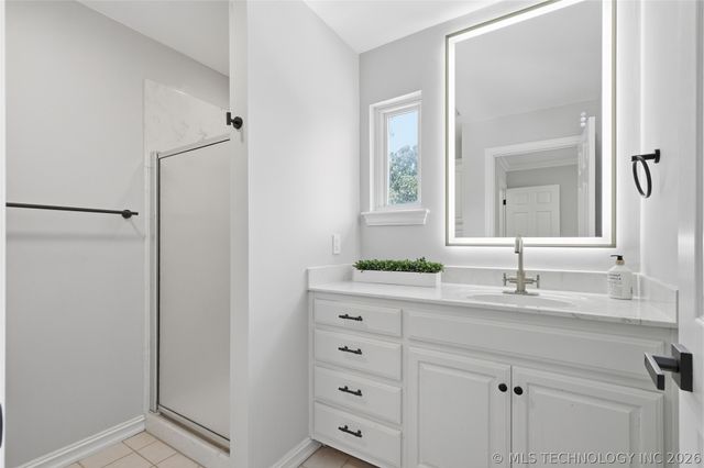 6008 W Phoenix Court, Broken Arrow, OK 74011