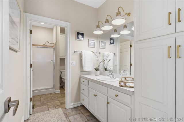 6008 W Phoenix Court, Broken Arrow, OK 74011