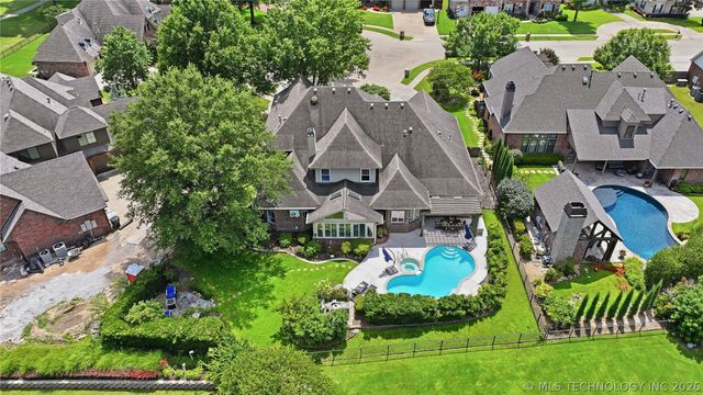 6008 W Phoenix Court, Broken Arrow, OK 74011