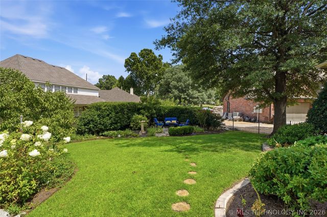 6008 W Phoenix Court, Broken Arrow, OK 74011