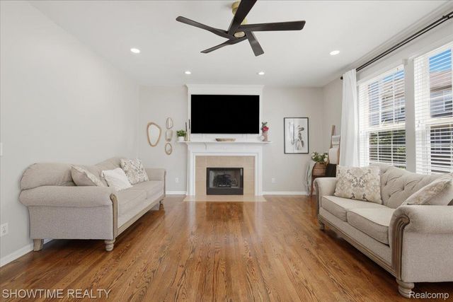 7386 Tottenham, Shelby Charter Township, MI 48317