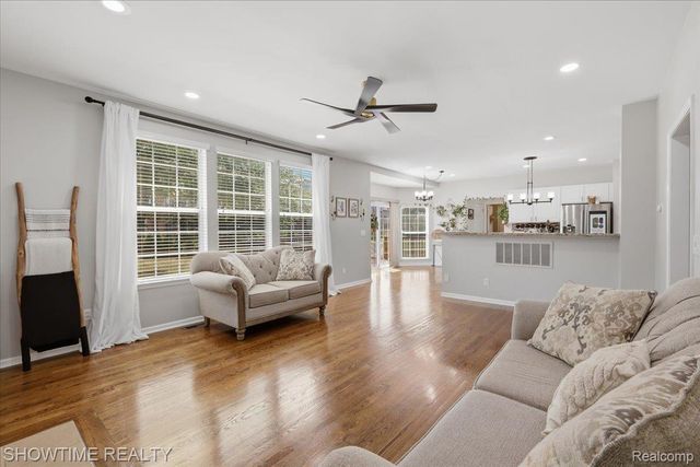 7386 Tottenham, Shelby Charter Township, MI 48317
