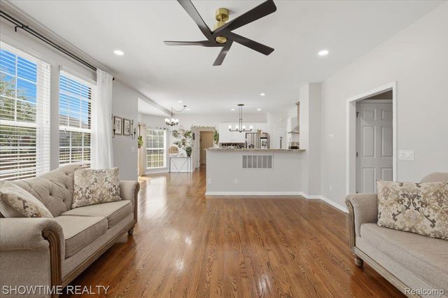 7386 Tottenham, Shelby Charter Township, MI 48317