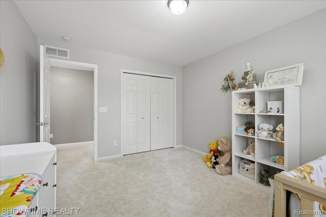 7386 Tottenham, Shelby Charter Township, MI 48317