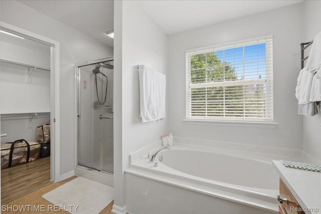 7386 Tottenham, Shelby Charter Township, MI 48317