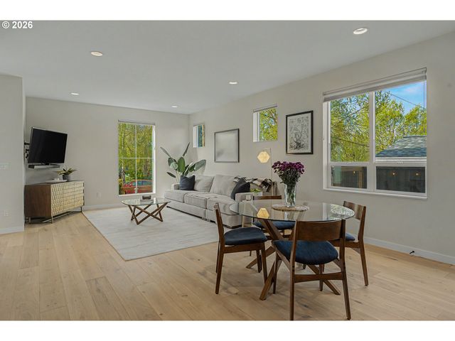 2765 Se CORA St, Portland, OR 97202