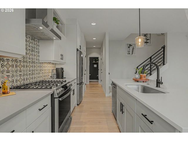 2765 Se CORA St, Portland, OR 97202