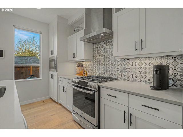 2765 Se CORA St, Portland, OR 97202