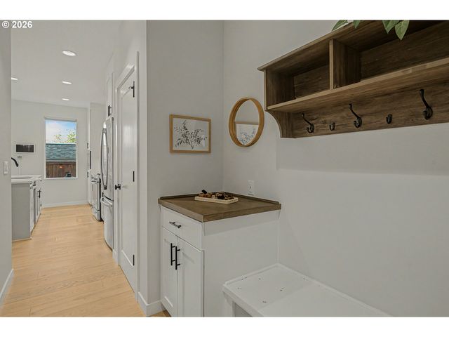 2765 Se CORA St, Portland, OR 97202