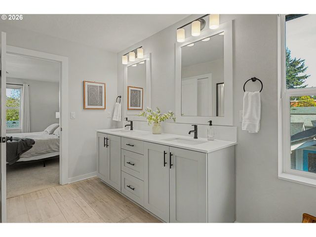 2765 Se CORA St, Portland, OR 97202