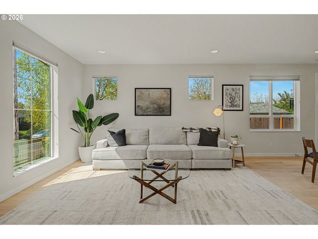 2765 Se CORA St, Portland, OR 97202