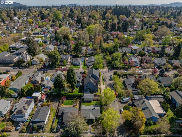 2765 Se CORA St, Portland, OR 97202