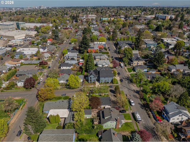 2765 Se CORA St, Portland, OR 97202